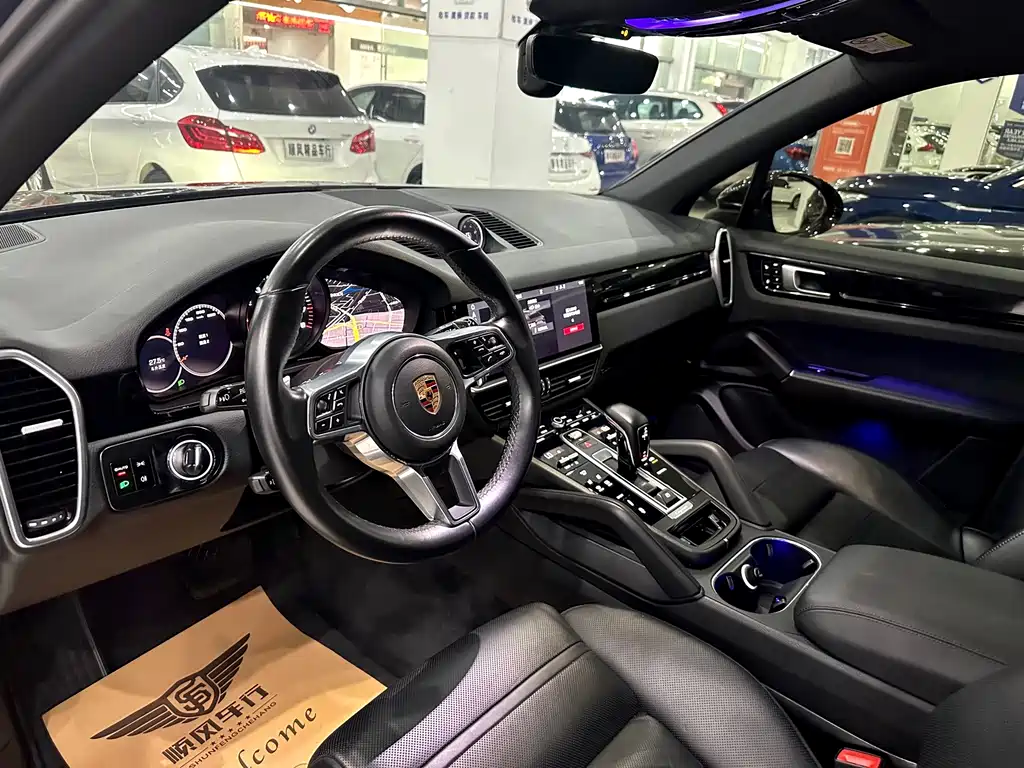 Porsche Cayenne — миниатюра 5