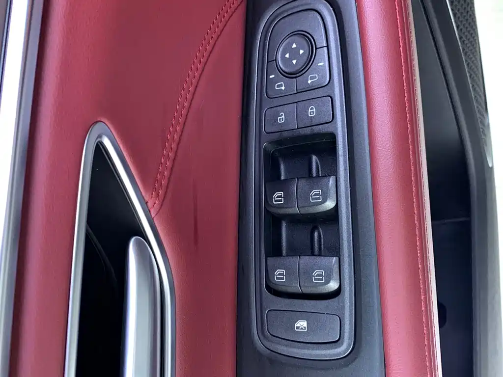 JETOUR X70 PLUS 2023 1.5T DCT PRO 5 мест