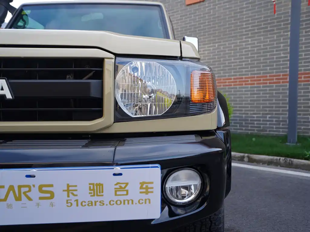 Toyota Land Cruiser LC76 2016 4.0L MT