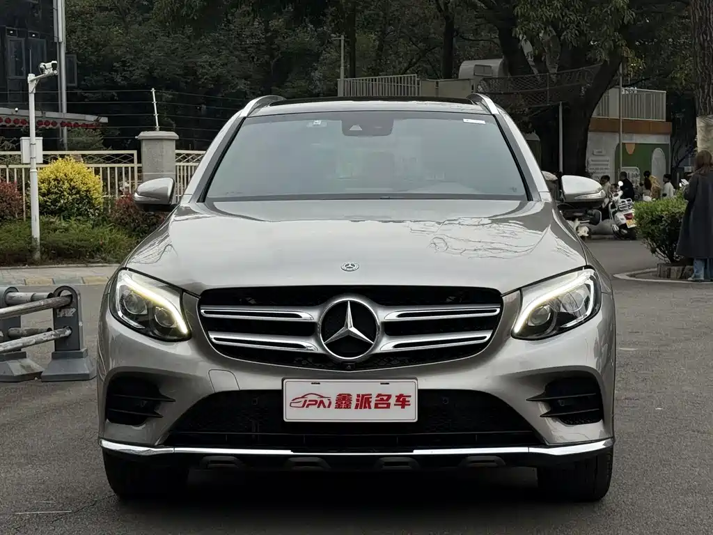 MERCEDES-BENZ GLC
