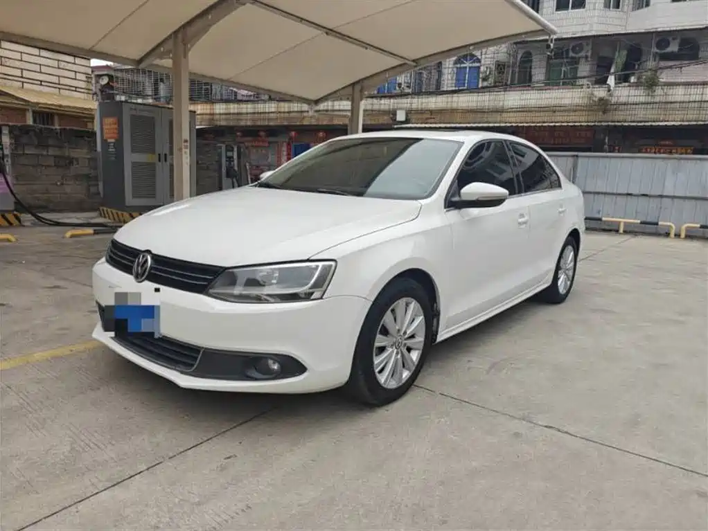 Volkswagen Sagitar 2014