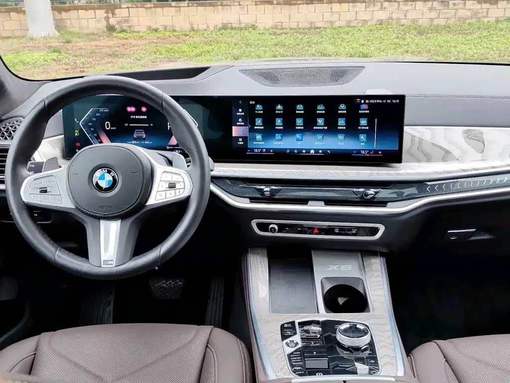BMW X5 2025 xDrive 40Li M Sport