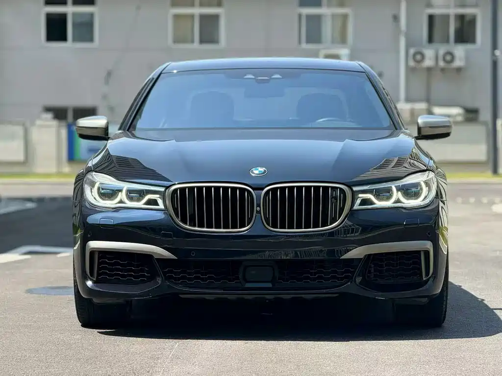 BMW 7 Series — миниатюра 2