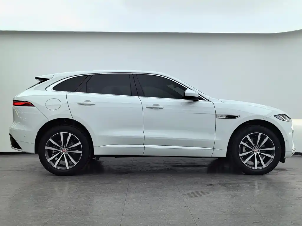 Jaguar F-Pace — фотографии объявления, Фото 27
