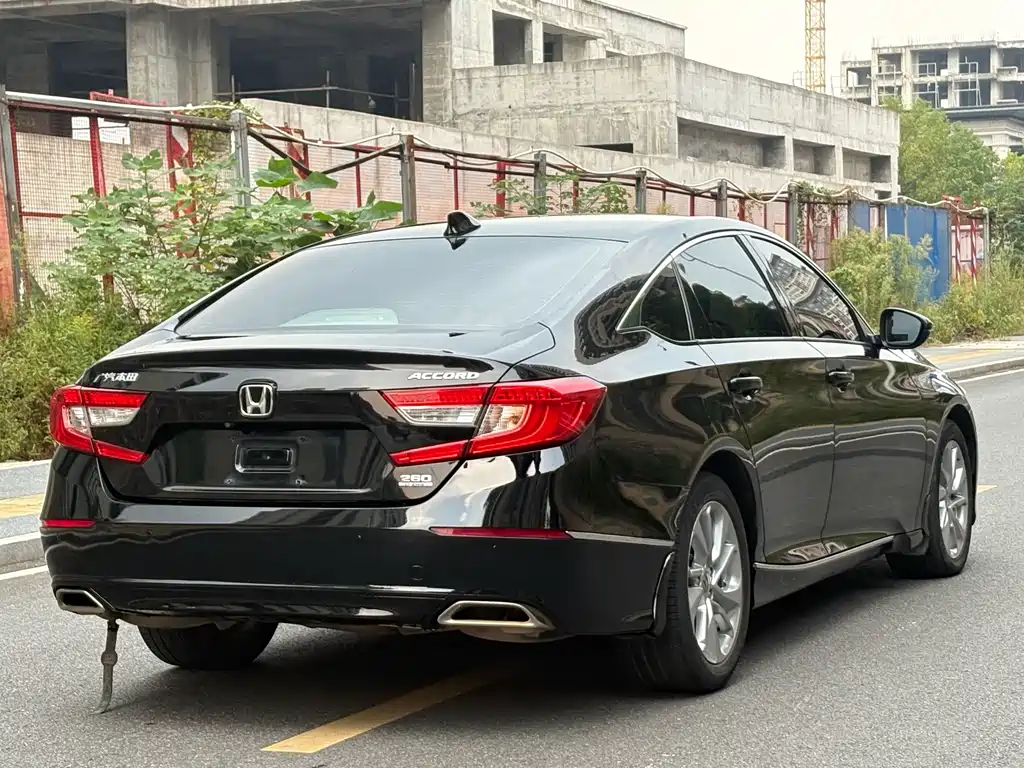 Honda Accord — миниатюра 7