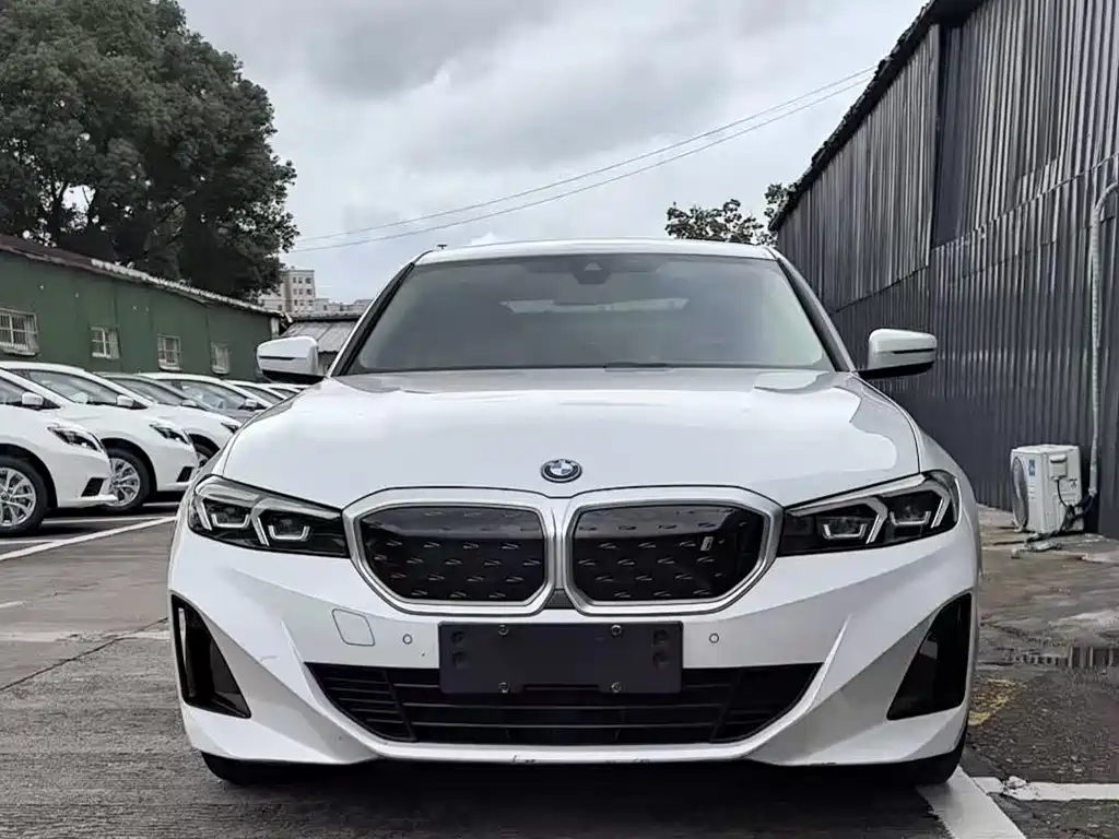 BMW i3 2022 eDrive 35 L