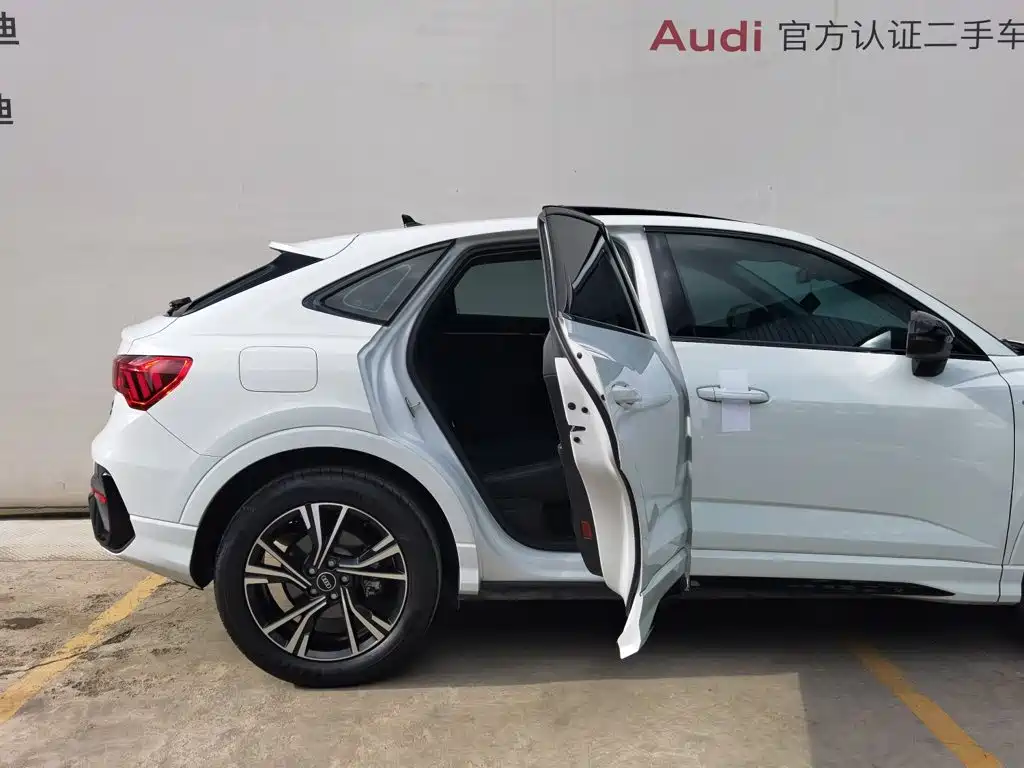 Audi Q3 Sportback — миниатюра 25
