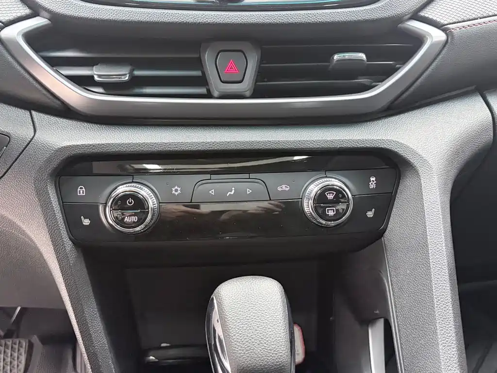 Chevrolet Volando — миниатюра 15