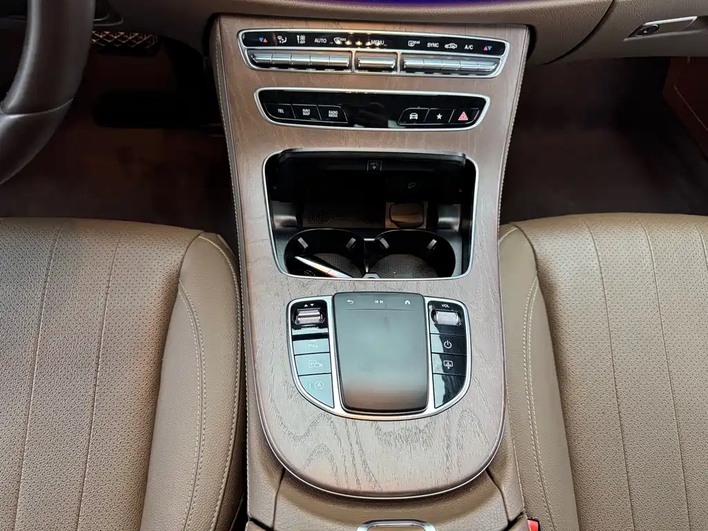 Mercedes-Benz E-Class E 2023 E 300 L Luxury