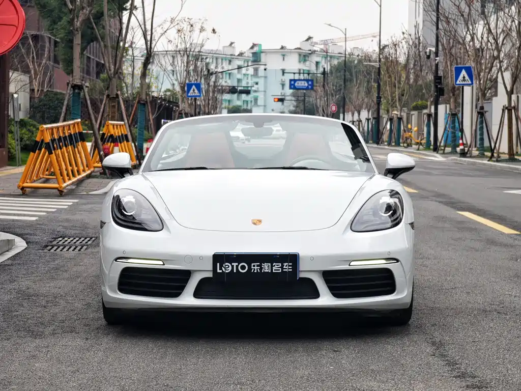 PORSCHE 718