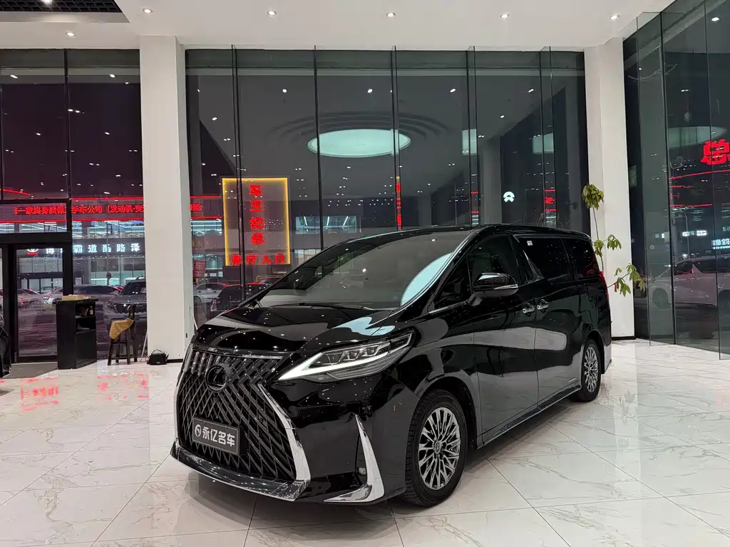 Lexus LM 2020 300h мест