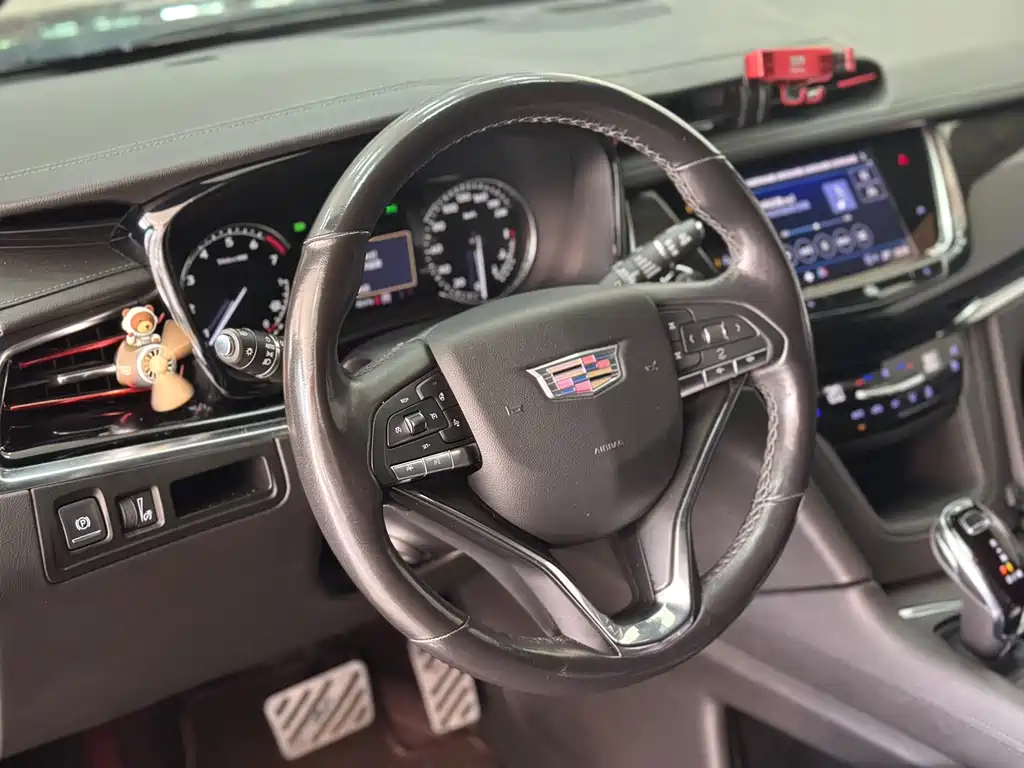 Cadillac XT6 2022 2.0T мест Luxury
