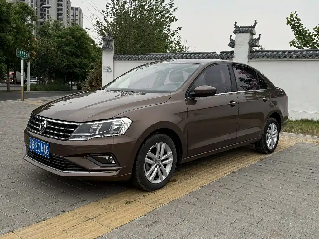 Купить Volkswagen Jetta