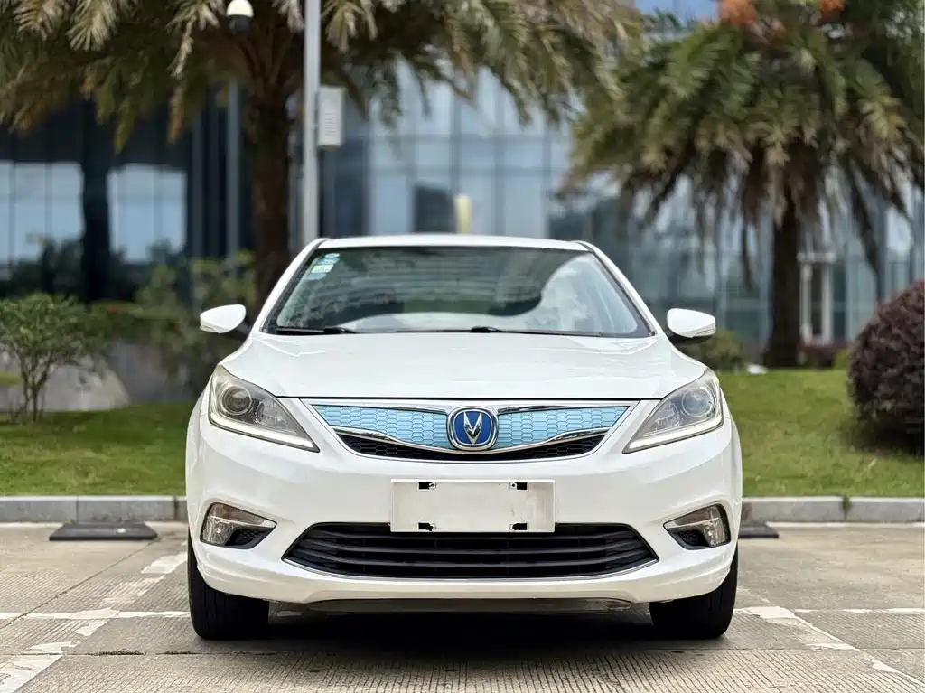 Changan Eado New Energy — миниатюра 2