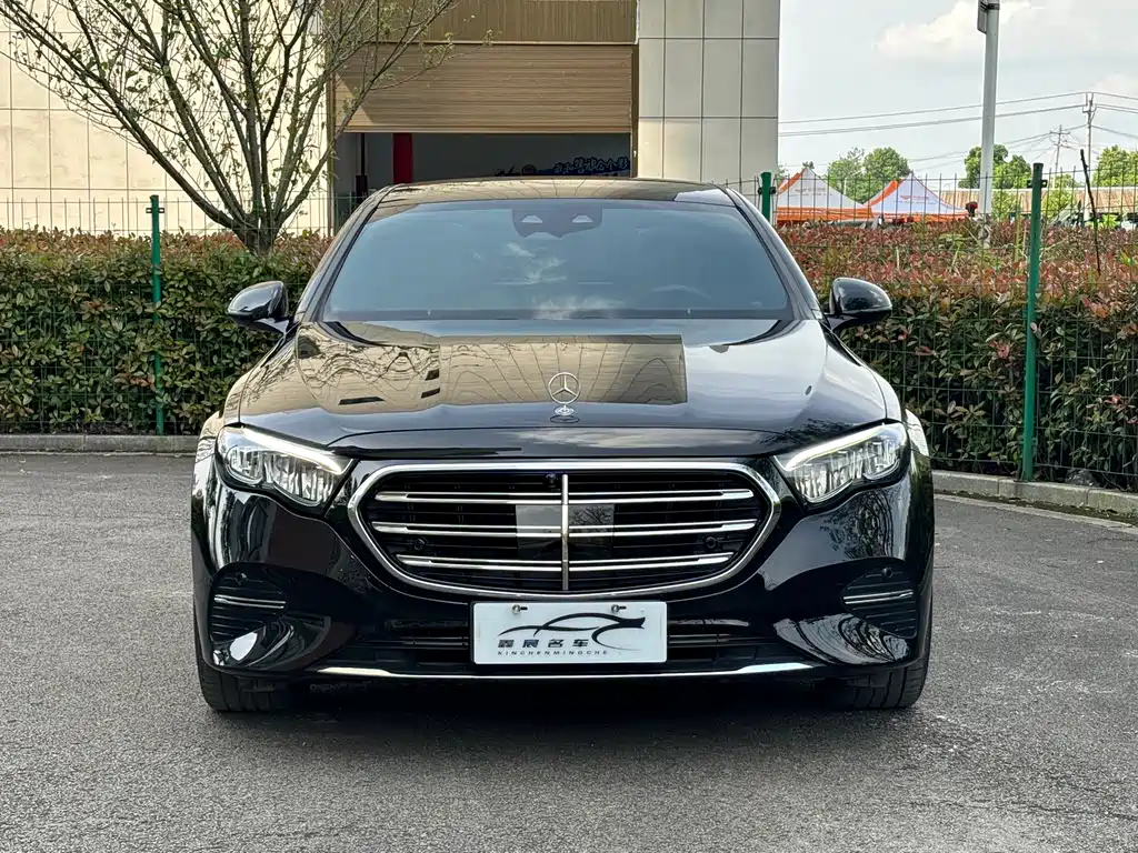 Mercedes-Benz E-Class 2024