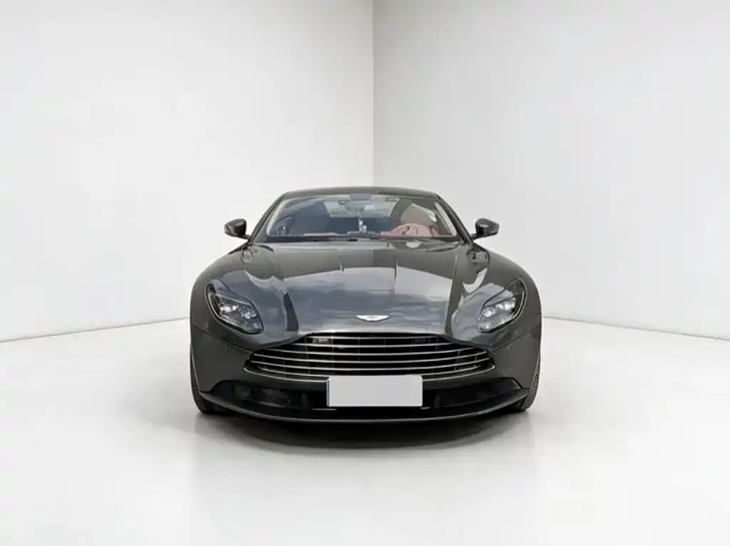 Aston Martin DB11