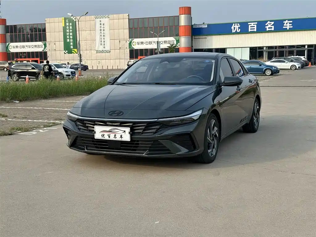 Hyundai Elantra 2024