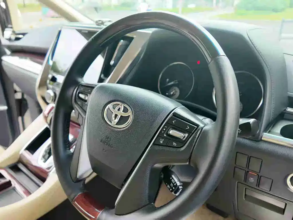 Toyota Alphard 2019 2.5L Luxury