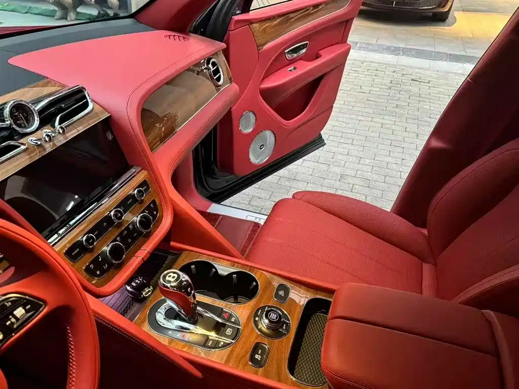 Bentley Bentayga 2022 4.0T V8