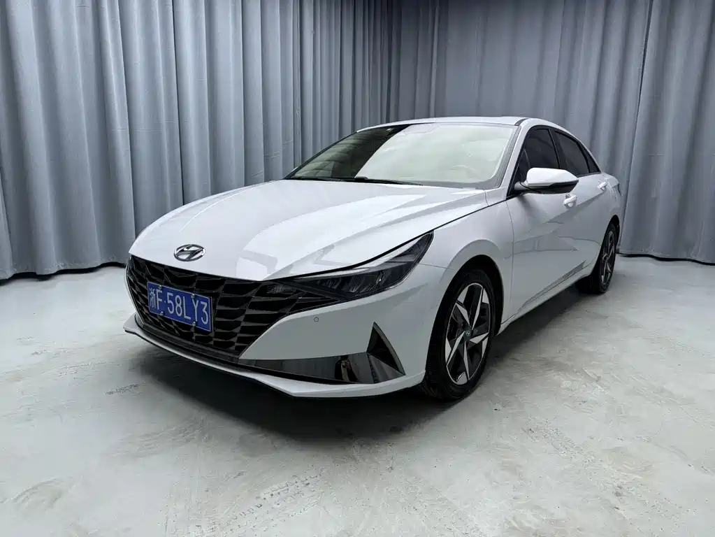 Hyundai Elantra 2022