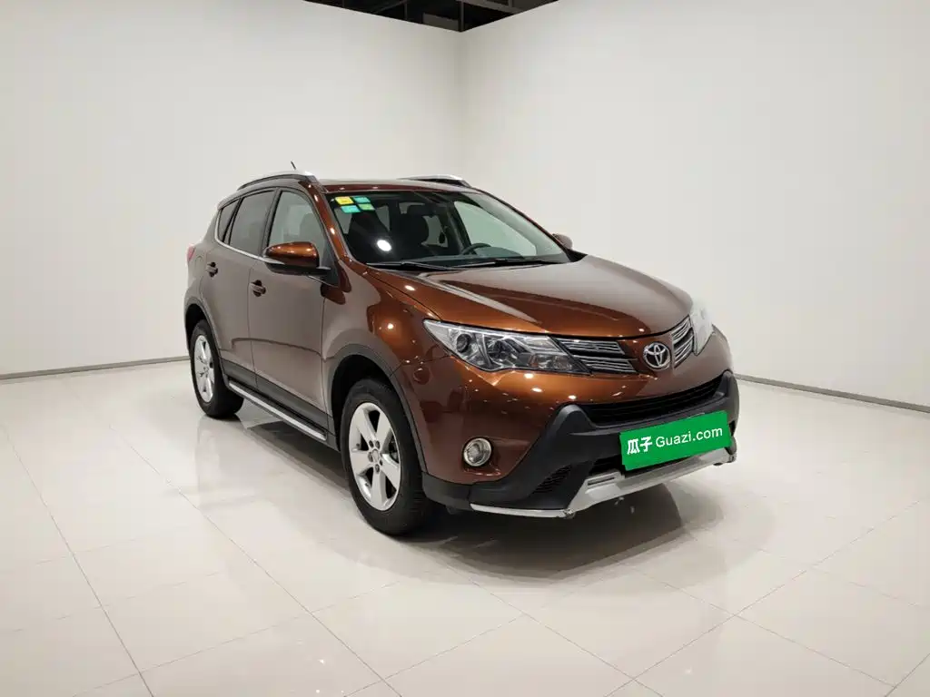 Toyota RAV4 — миниатюра 3