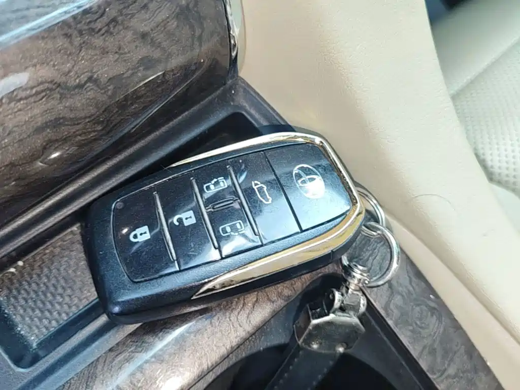 Toyota Vellfire 2023 2.5L HV Luxury