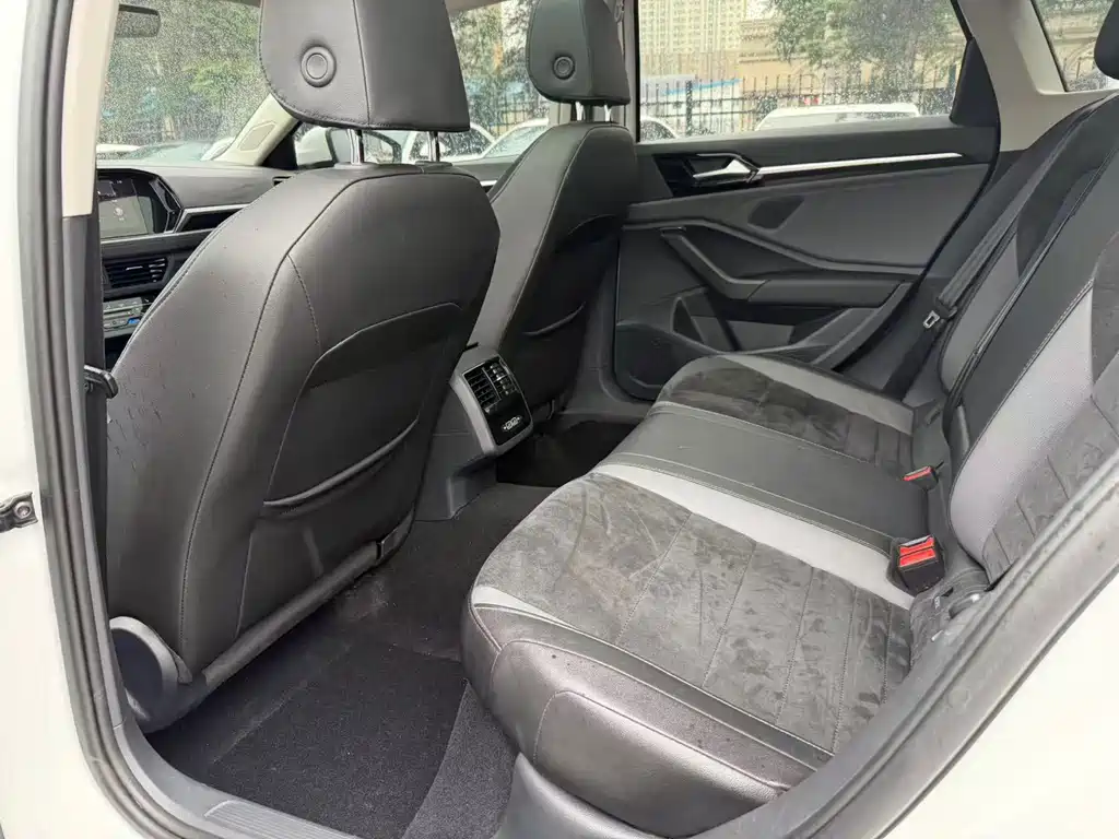 Volkswagen Sagitar 2021 280TSI DSG