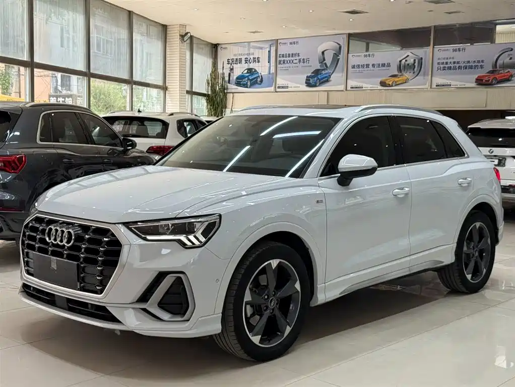 Купить Audi Q3