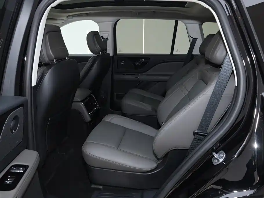 Lincoln Aviator — миниатюра 11