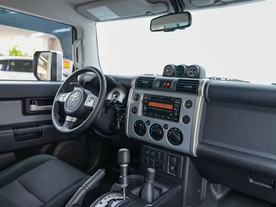 Toyota FJ Cruiser FJ 2019 4.0L AT