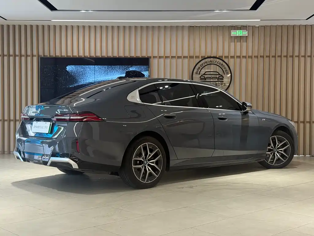BMW i5 2024 eDrive 35L Premium M Sport