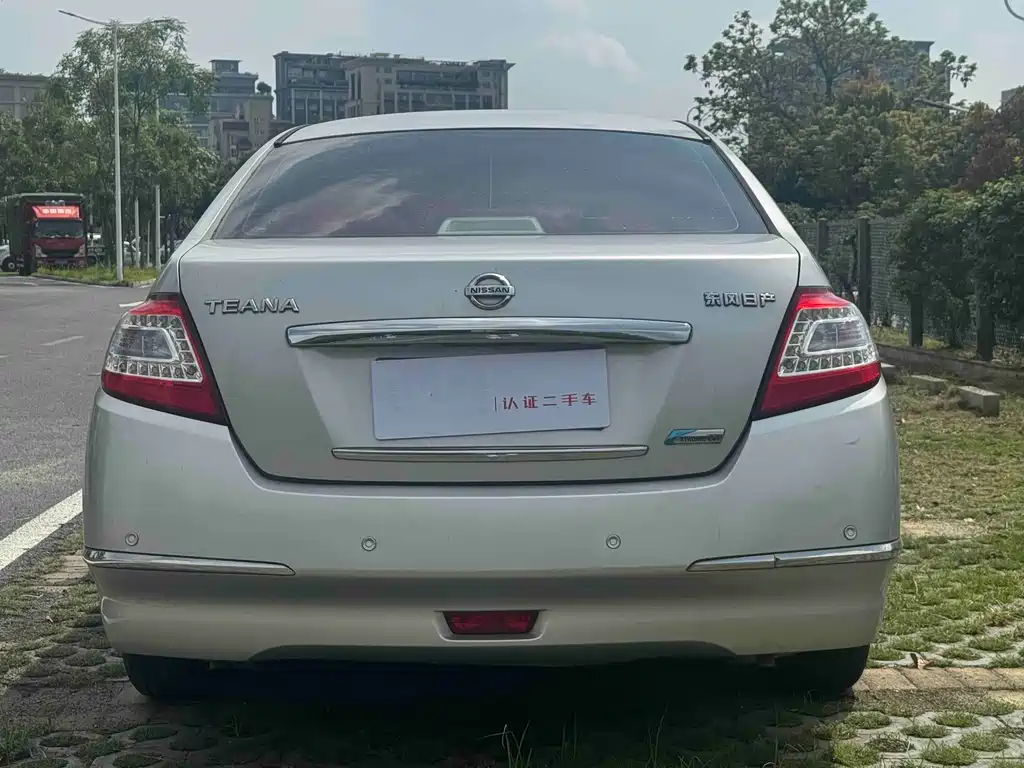 Nissan Altima 2011 2.0L XE Standard