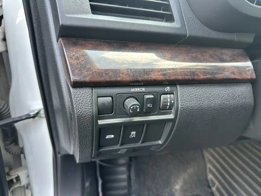 Subaru Outback 2.5i Luxury Edition, фото 6