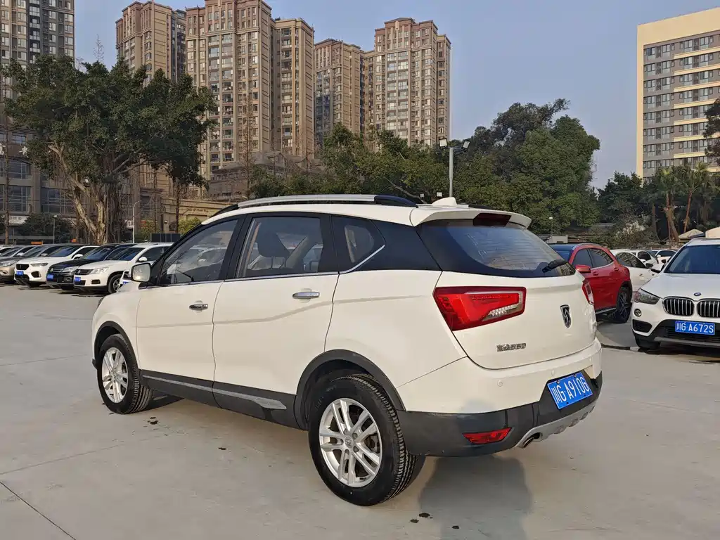 BAOJUN 560