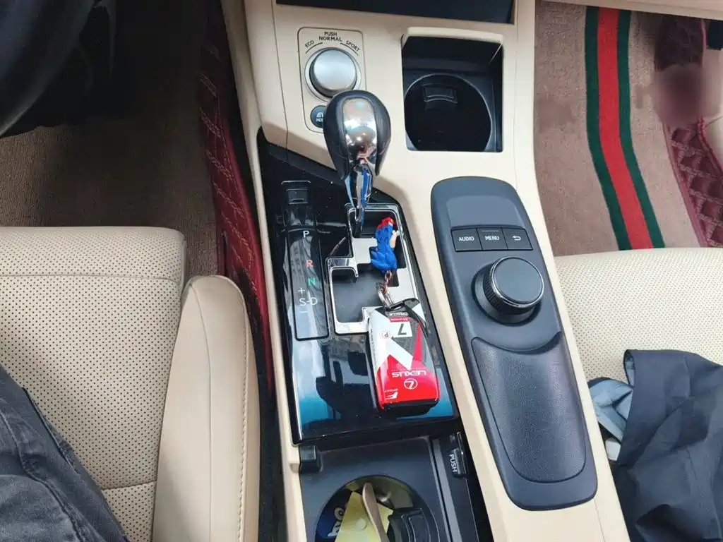 Lexus ES 2014 300h Elite