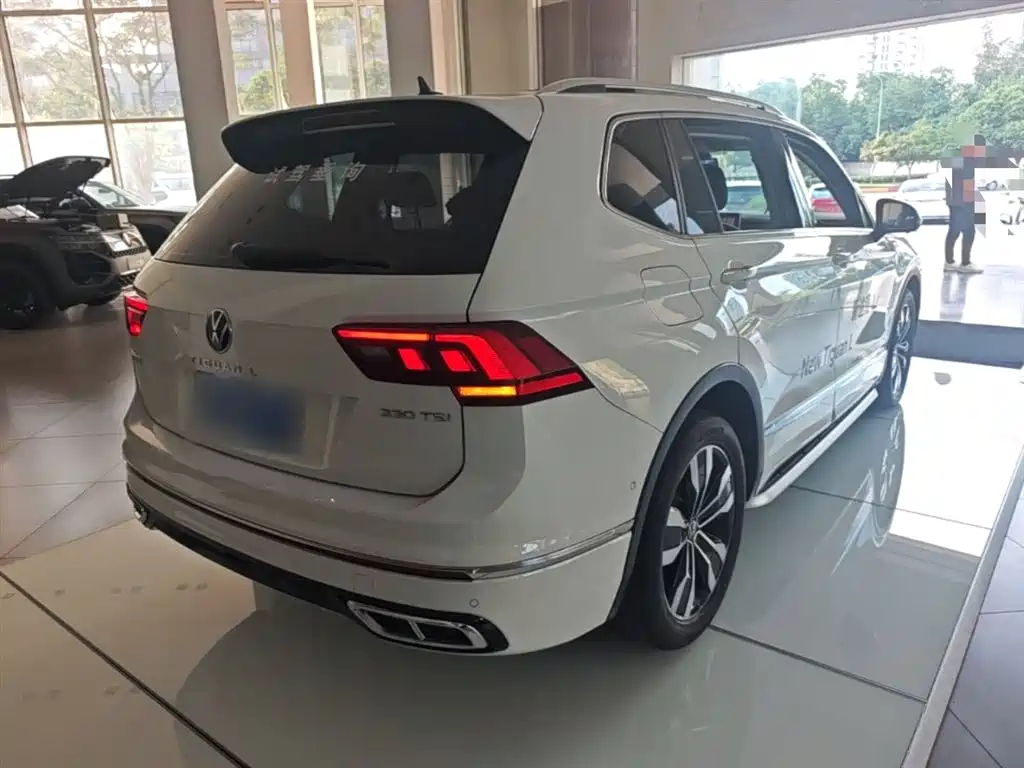 Volkswagen Tiguan L L 2024 330TSI AT R-Line