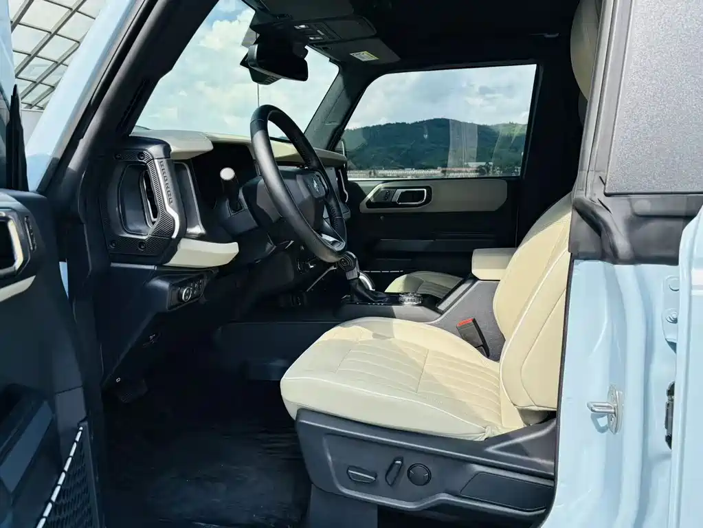 Заказать Ford Bronco 2026 года за 10 011 270 ₽  из Китая