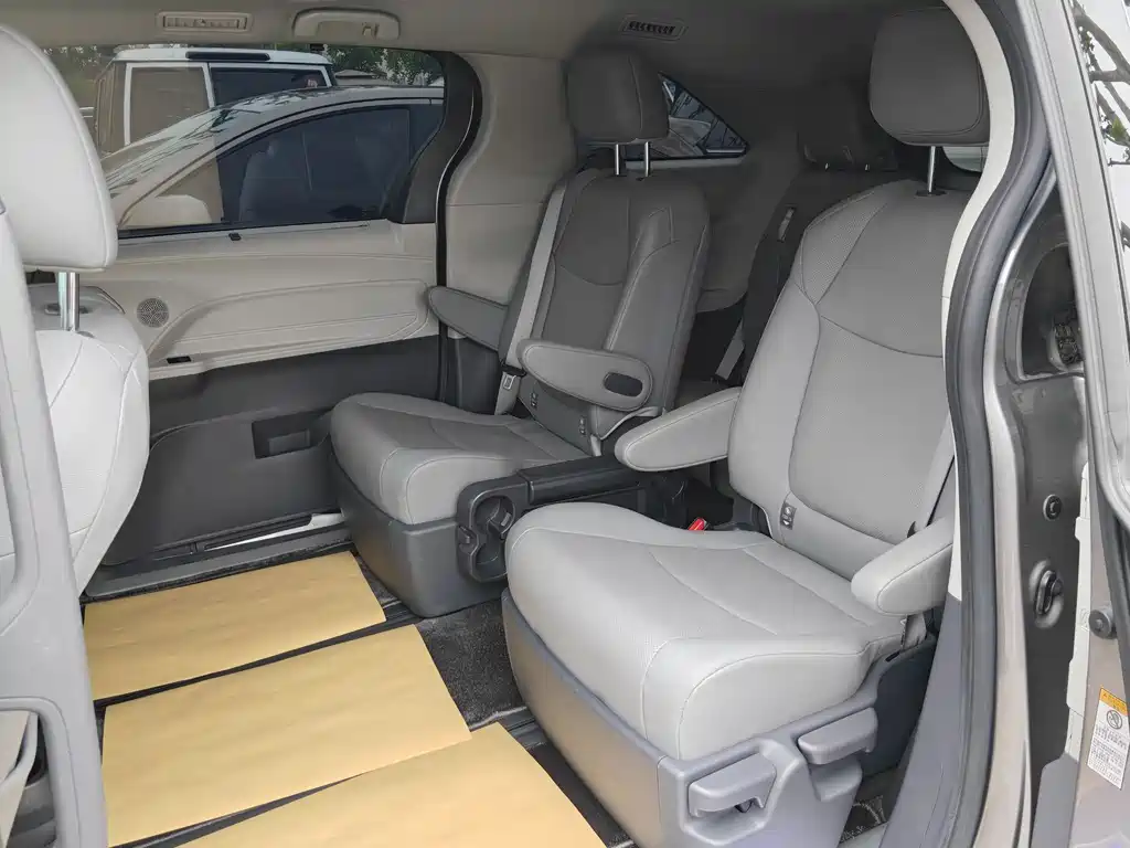 Toyota Sienna 2021 2.5L Luxury