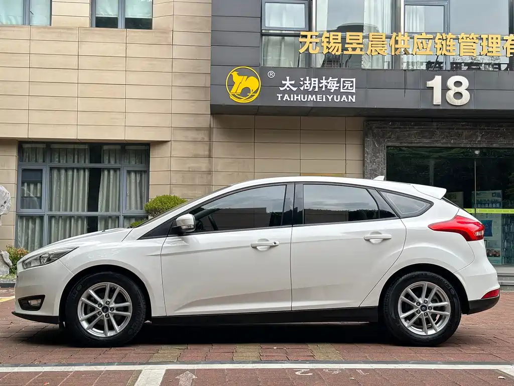 Ford Focus — миниатюра 7
