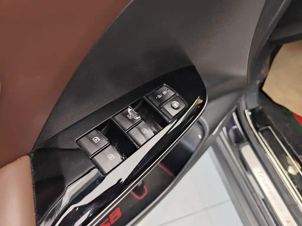 GAC GS8 2017 320T Luxury Smart Connect （ мест）