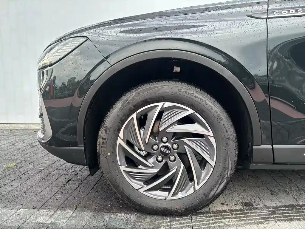 Заказать Lincoln Corsair 2026 года за 4 780 701 ₽  из Китая