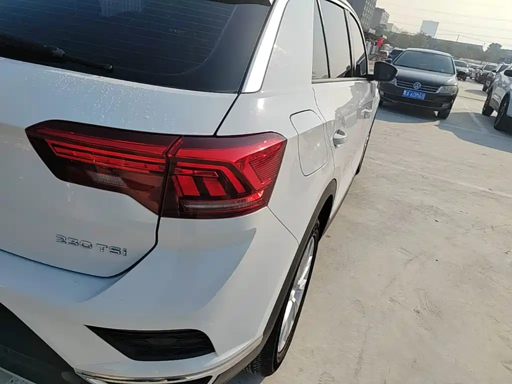 Volkswagen T-Roc — миниатюра 8