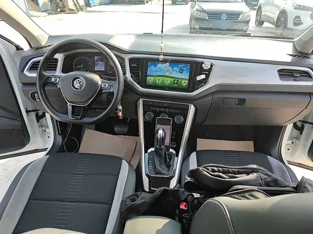 Volkswagen T-Roc — миниатюра 10