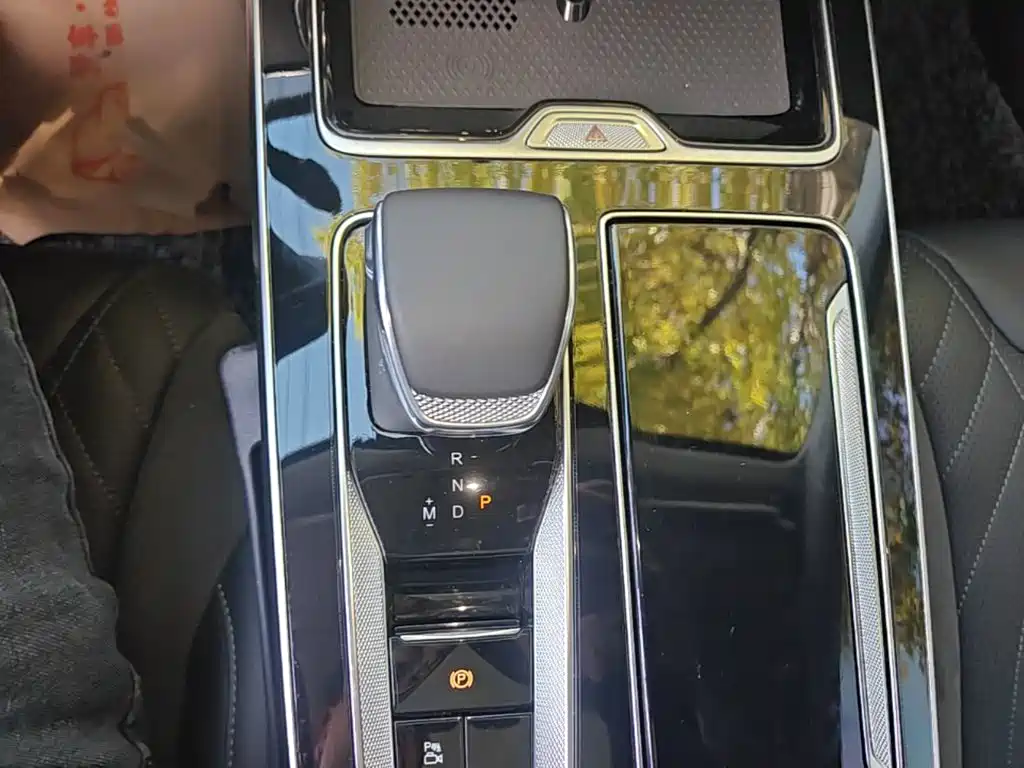 Hongqi Hongqi HS5 — миниатюра 14