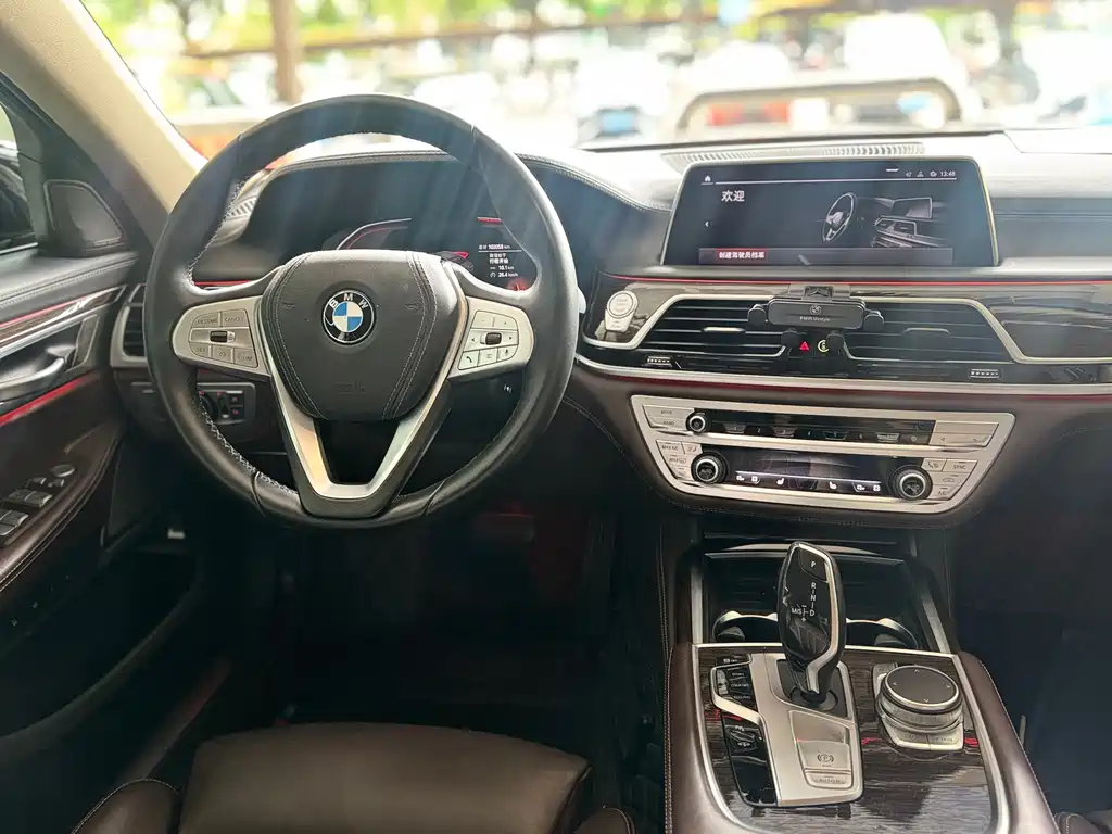 BMW 7 Series Facelift 730Li Luxury Package, фото 6