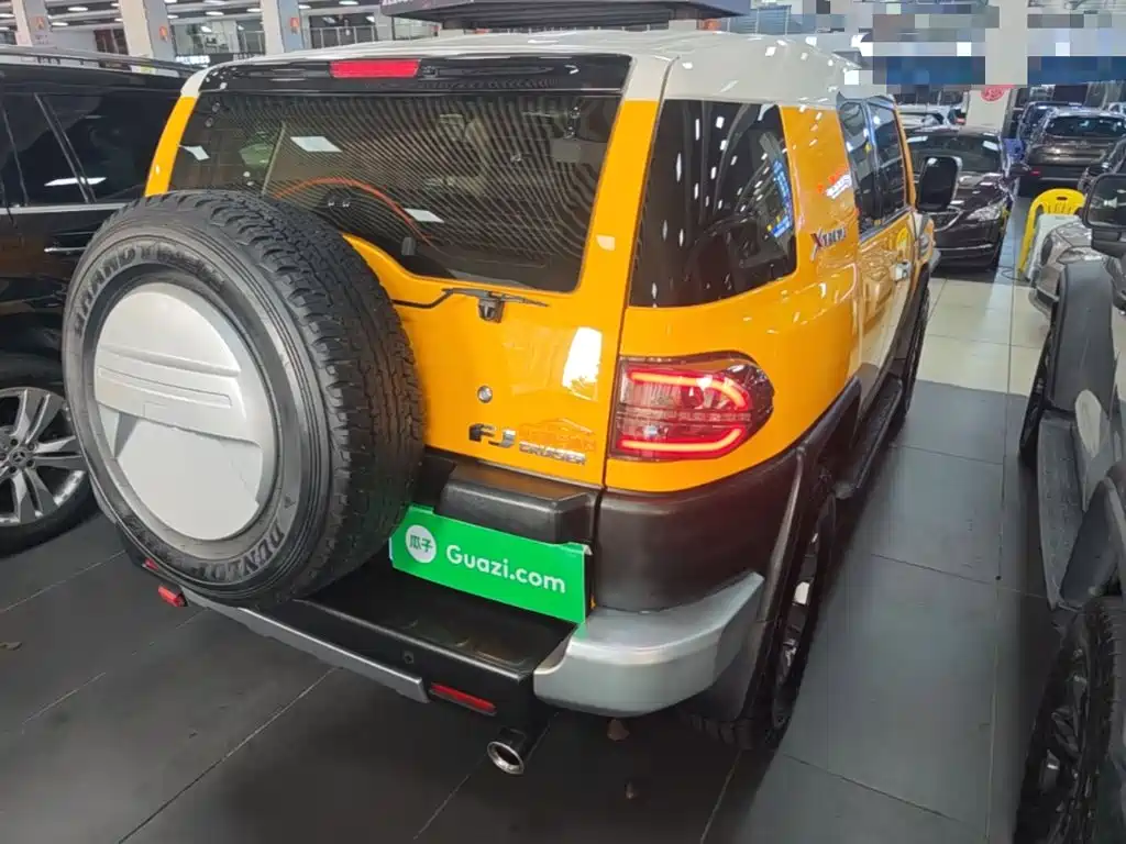 Toyota FJ Cruiser — миниатюра 7