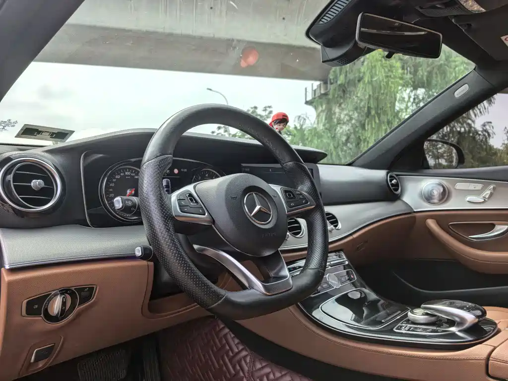 MERCEDES-BENZ E CLASS