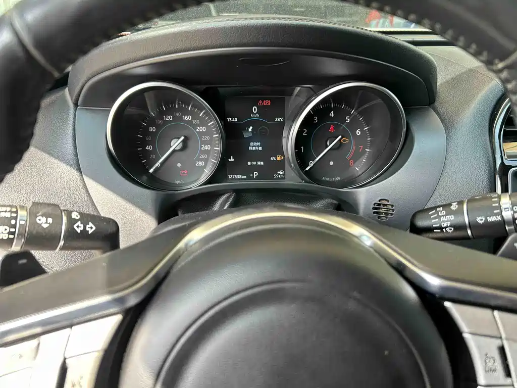 Jaguar F-PACE — миниатюра 10