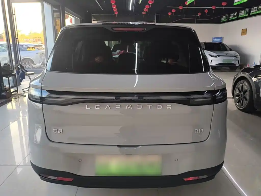 Leapmotor Leapmotor B10 — миниатюра 6