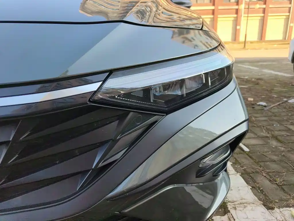 Hyundai Elantra — миниатюра 24